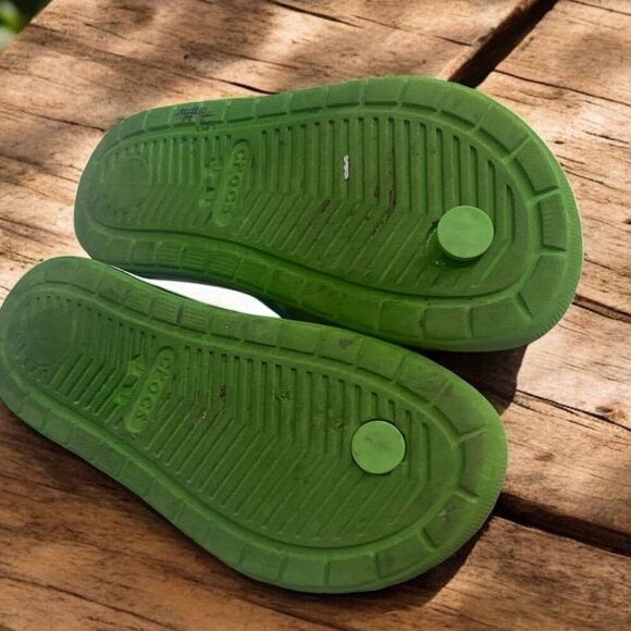 Crocs Neon Green Blue Flip Flop Style Slip-on Shoe Sandal Kids Size 1 - Picture 8 of 8